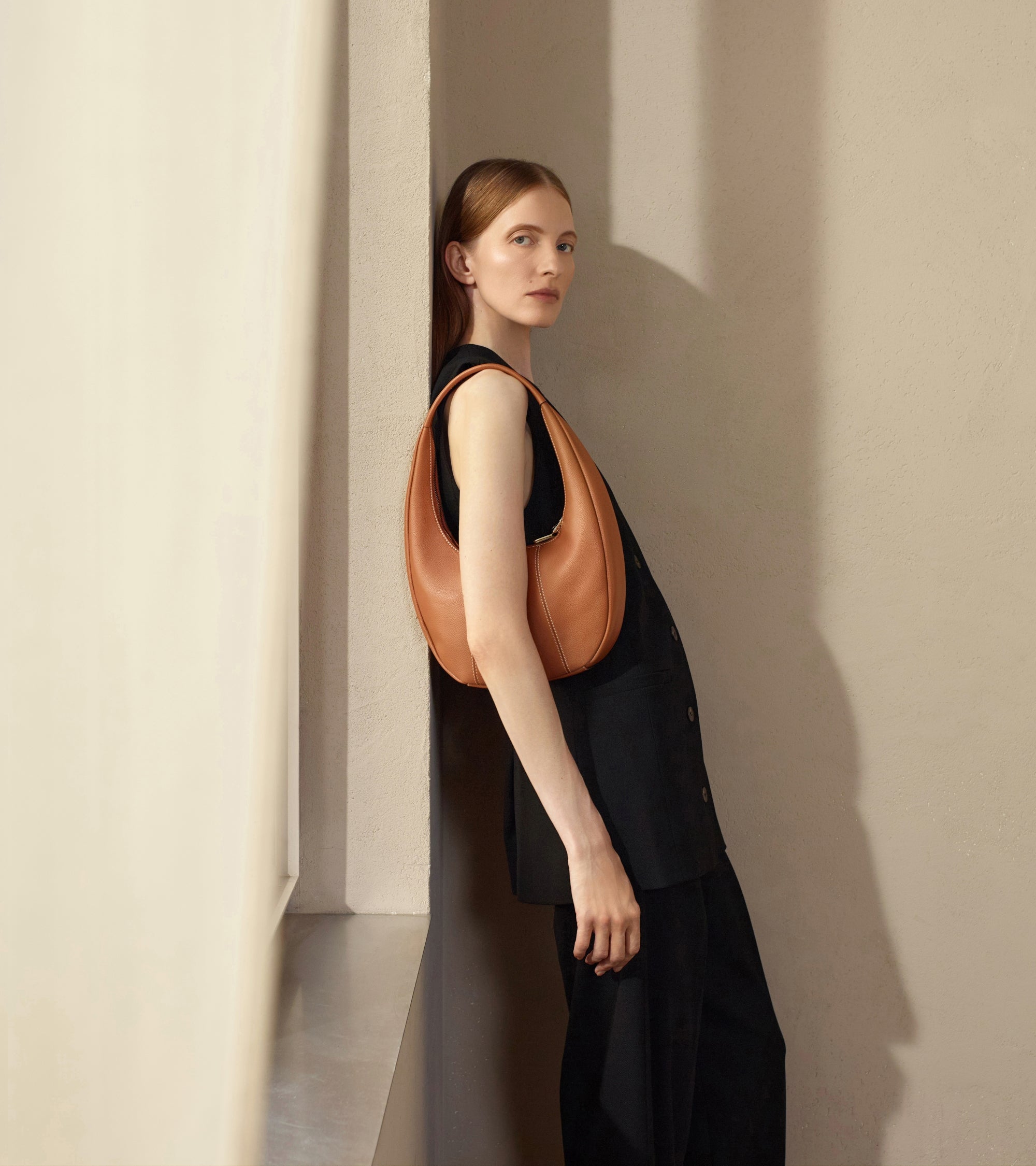 Bolso hobo mediano modelo Juliette de cuero granulado