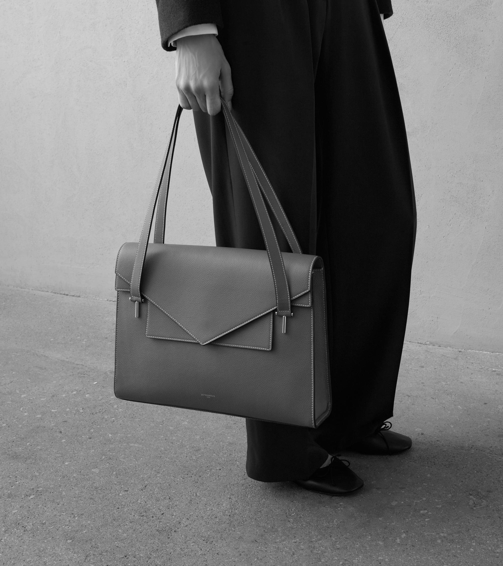 Portadocumentos doble solapa de piel texturizada Emilie