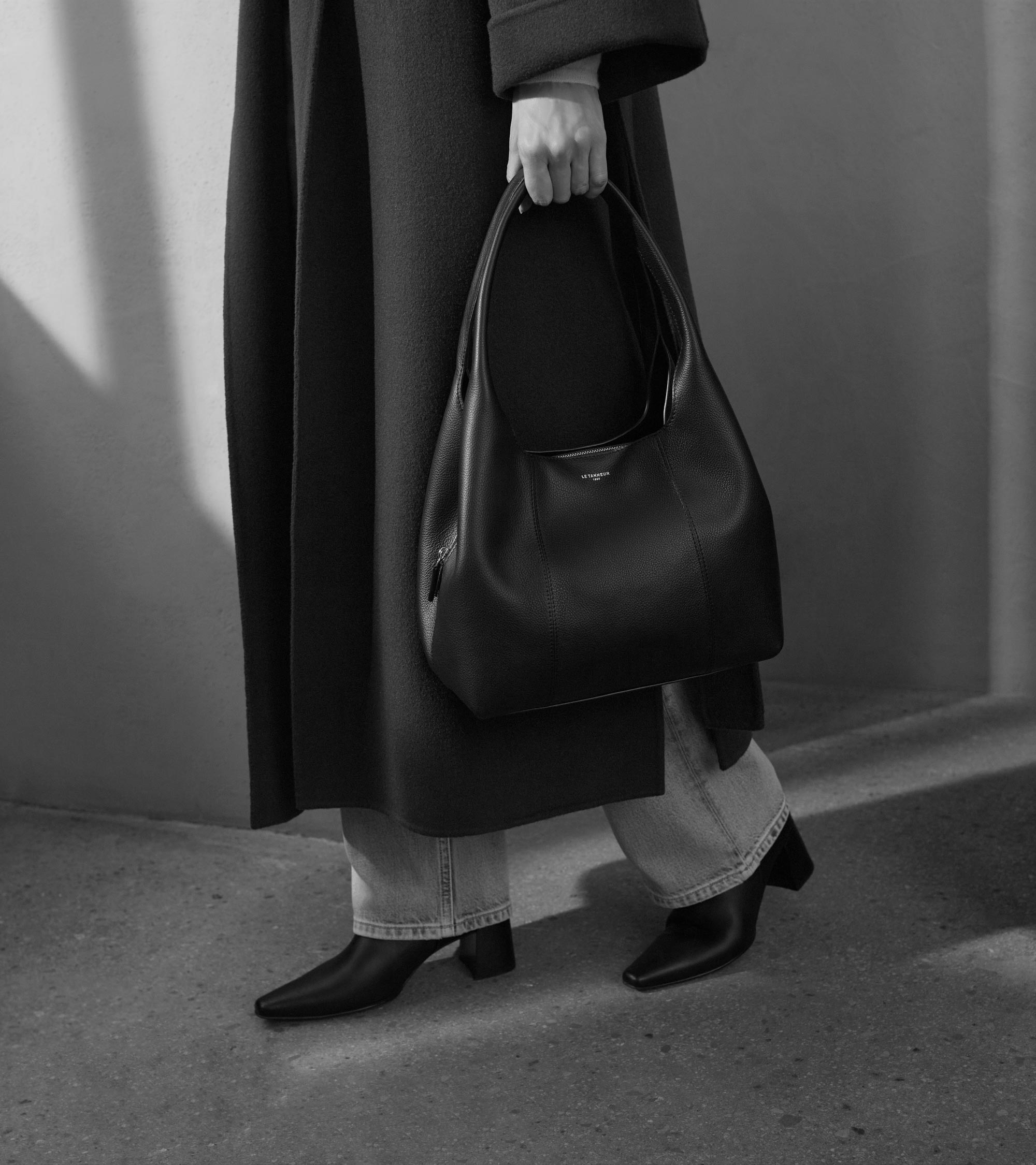 Bolso mediano Juliette de cuero granulado para llevar del hombro