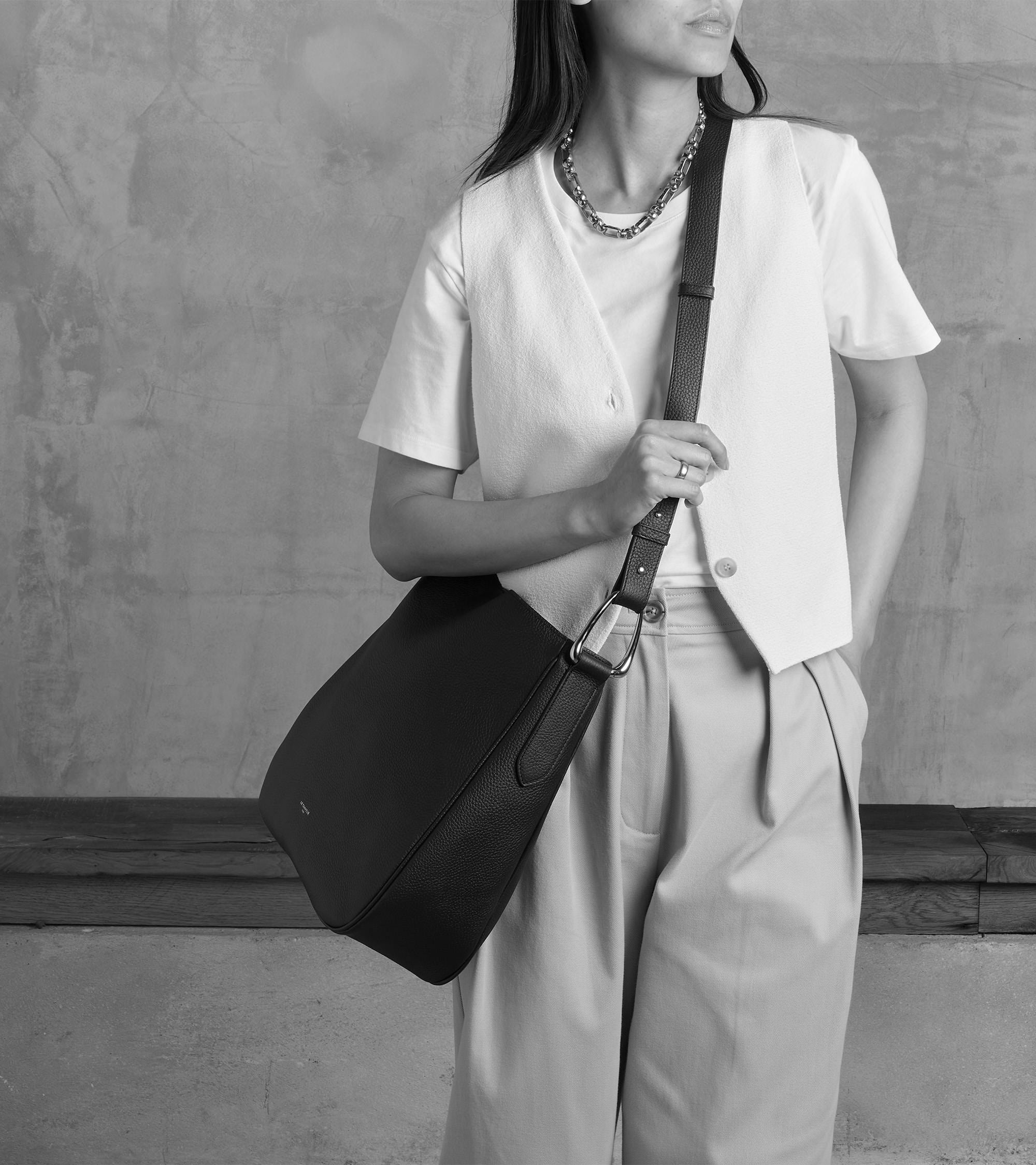 Gran bolso hobo Madeleine en cuero de ternero graneado