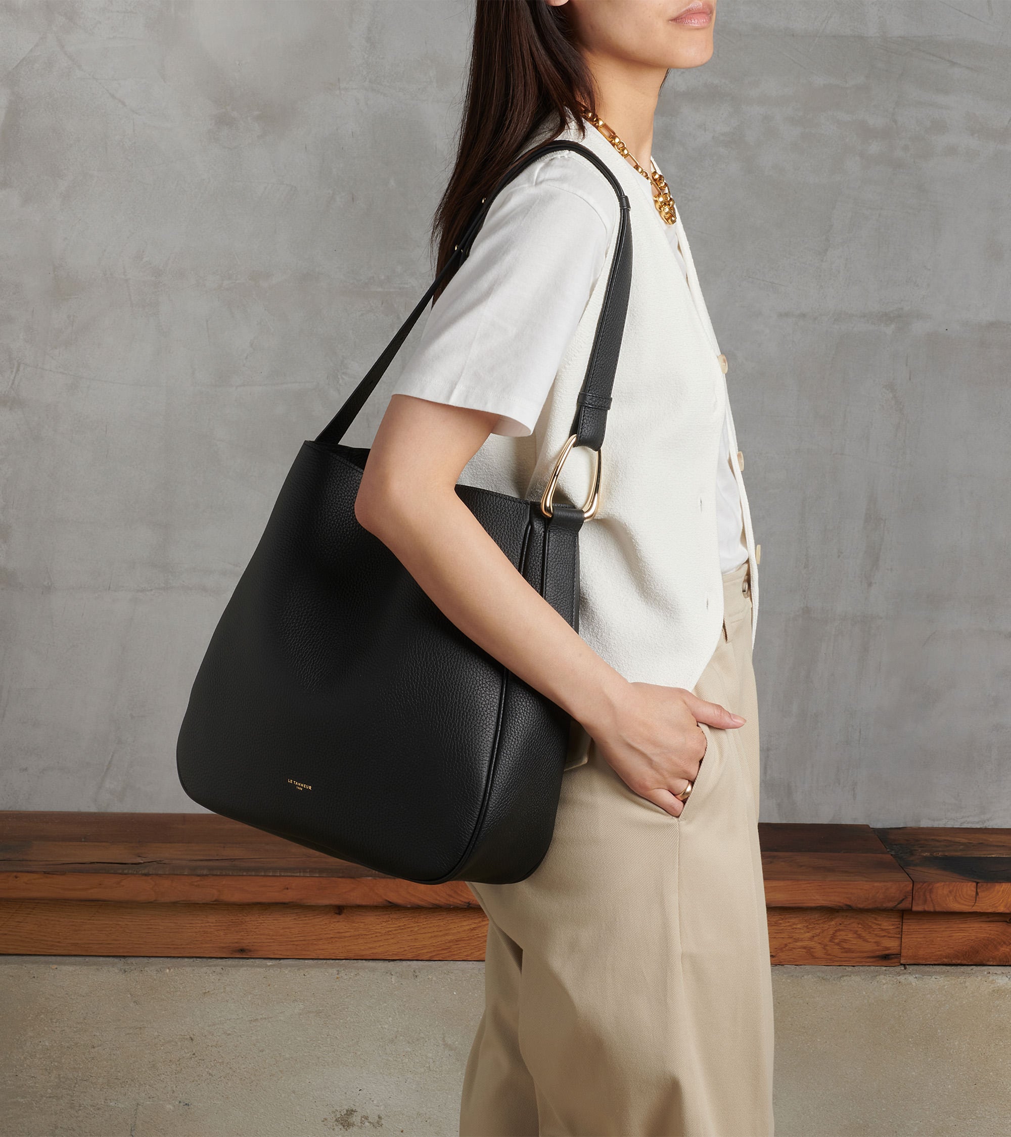 Gran bolso hobo Madeleine en cuero de ternero graneado