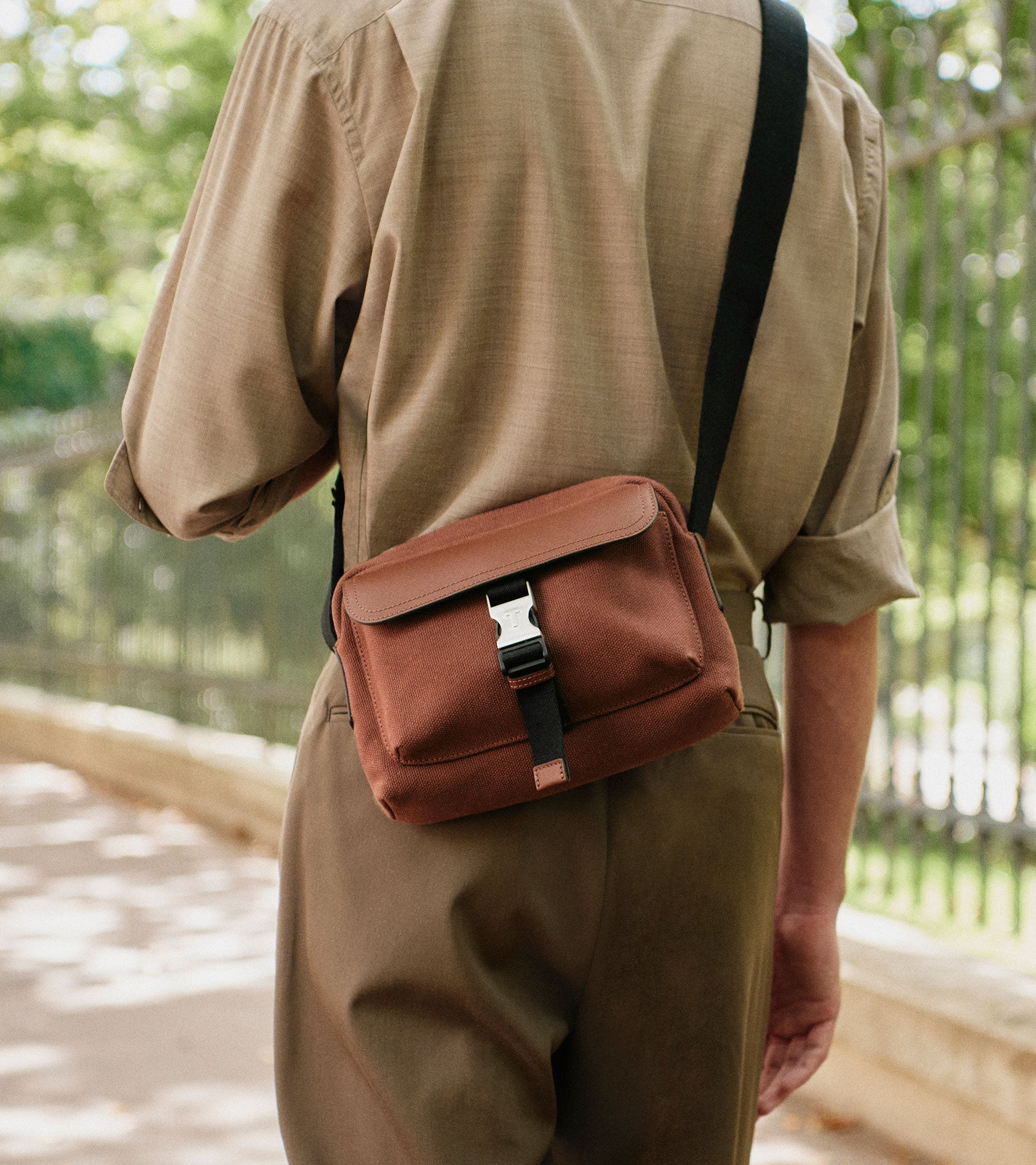 Bolso bandolera pequeño Maurice de lona de algodón y cuero liso