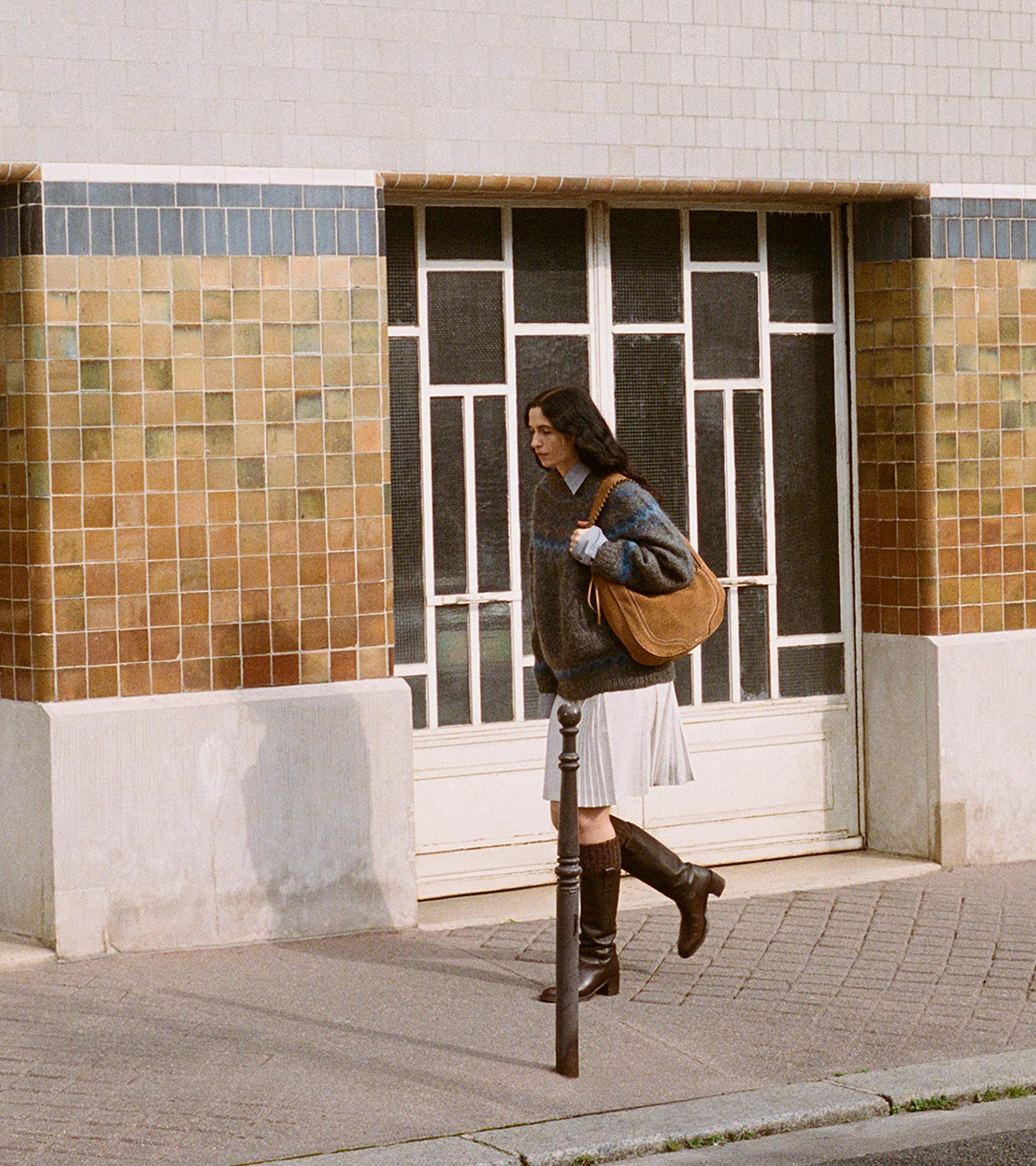 Bolso hobo mediano de piel texturizada y nobuck Ella