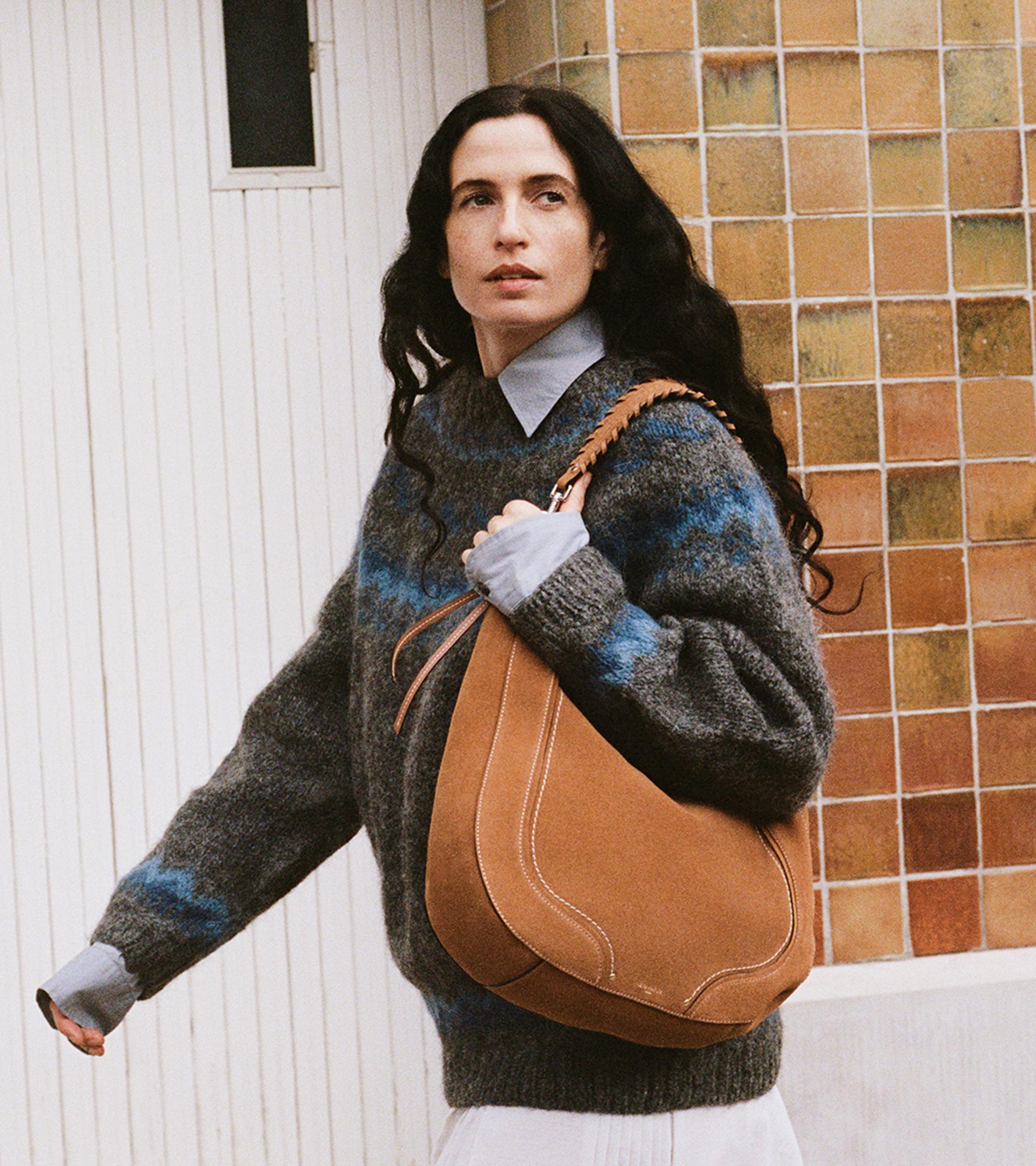 Bolso hobo mediano de piel texturizada y nobuck Ella