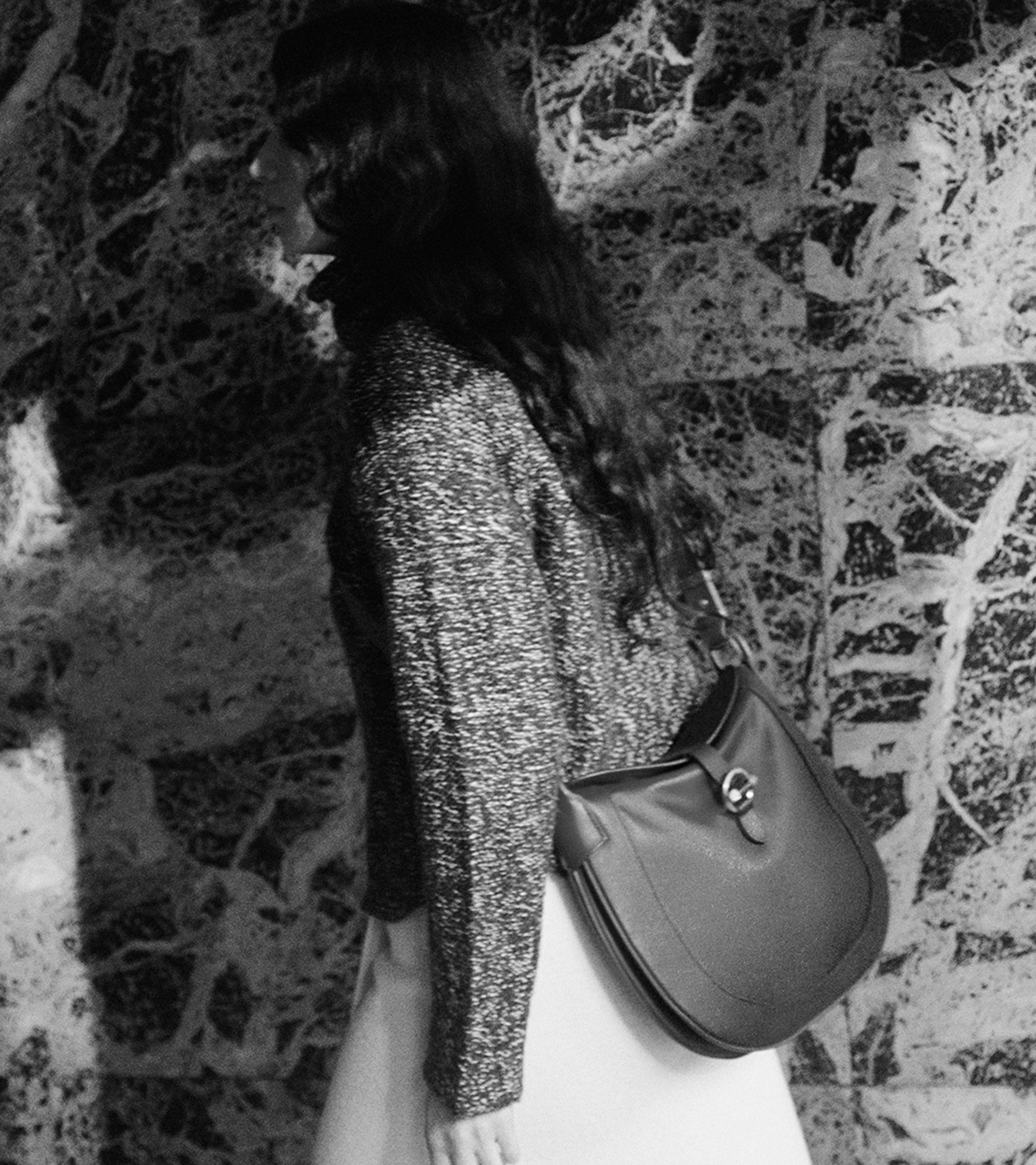 Bolso bandolera grande Pia de cuero liso