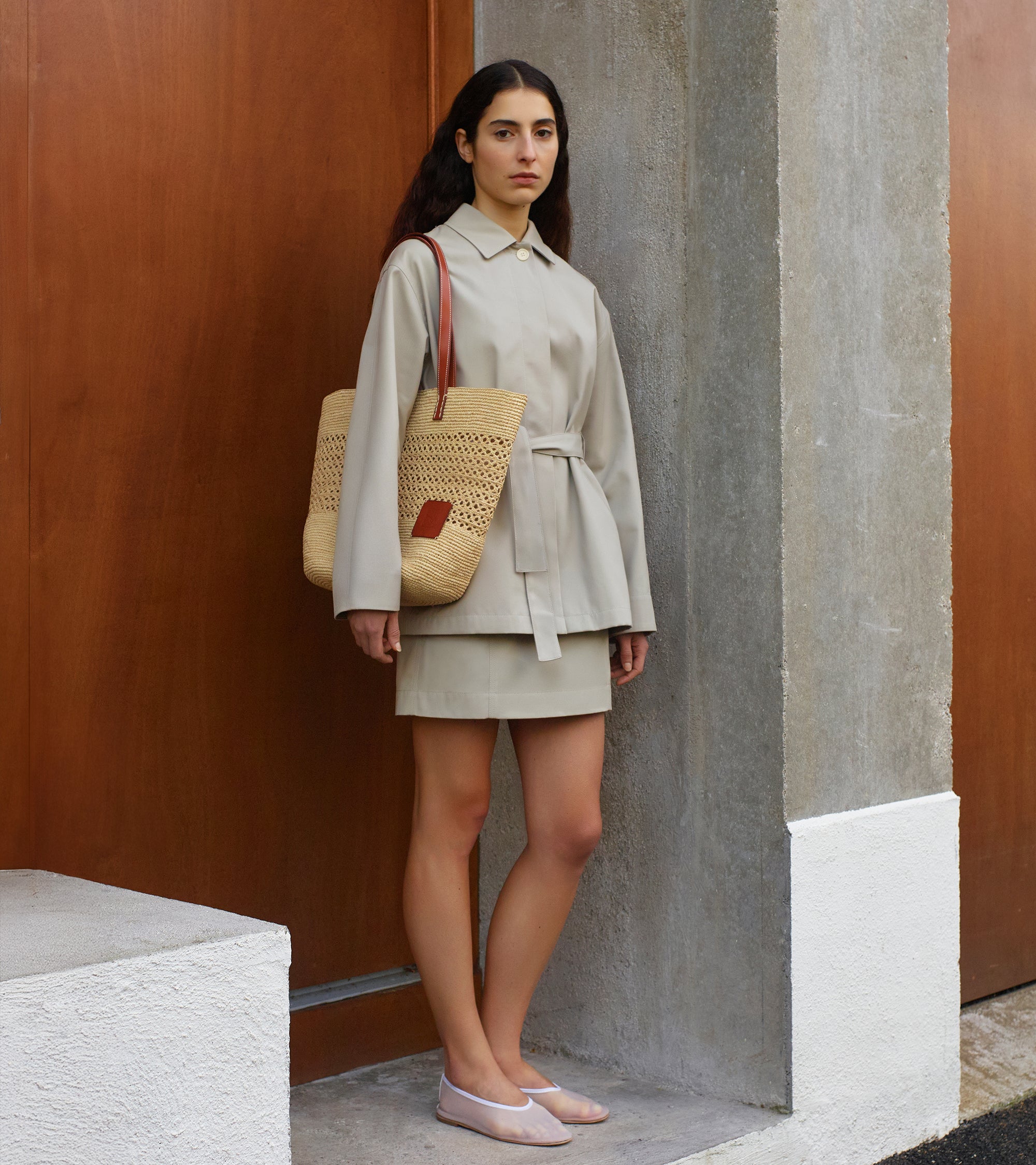 El bolso grande Nattier en rafia y cuero de origen vegetal