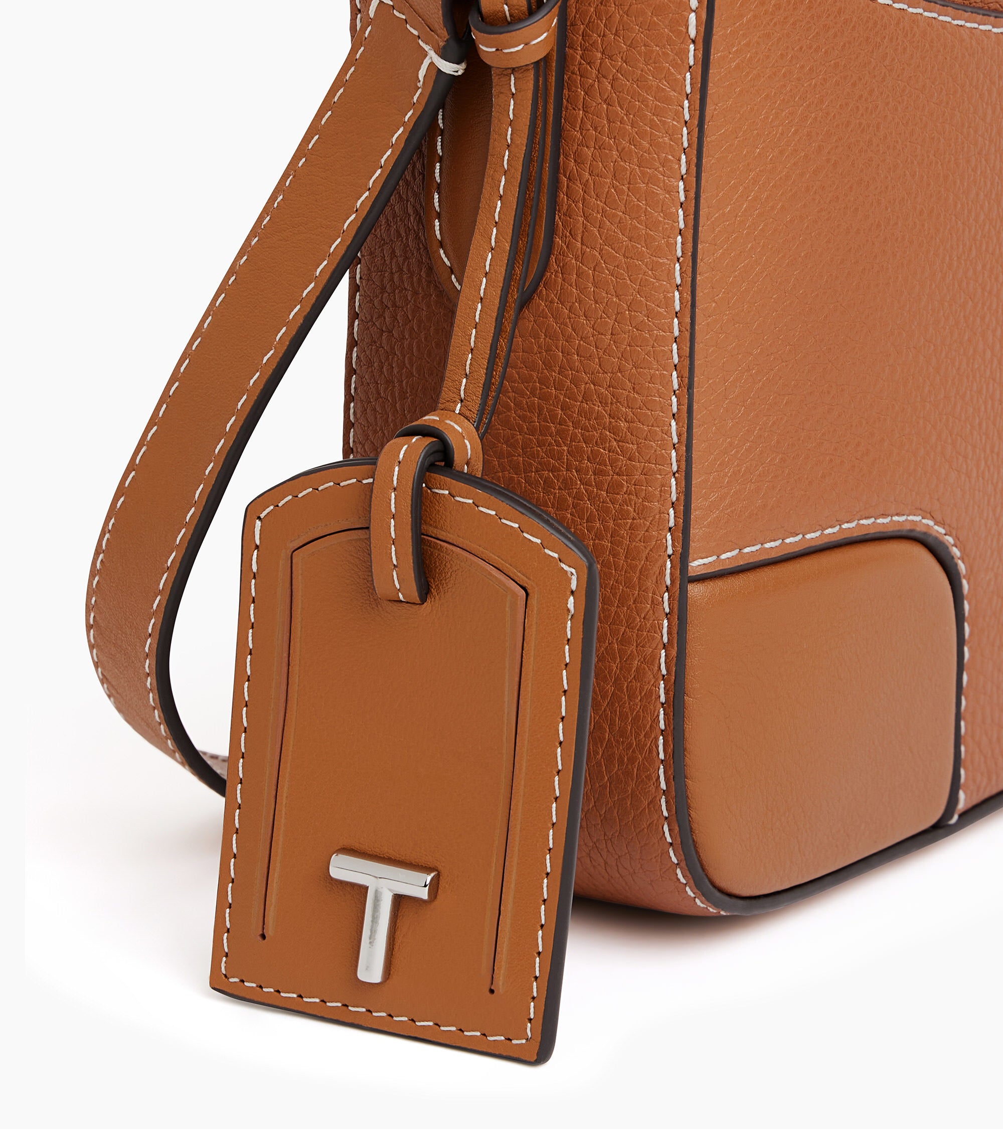 Bolso bandolera mediano Romy de cuero granulado y liso