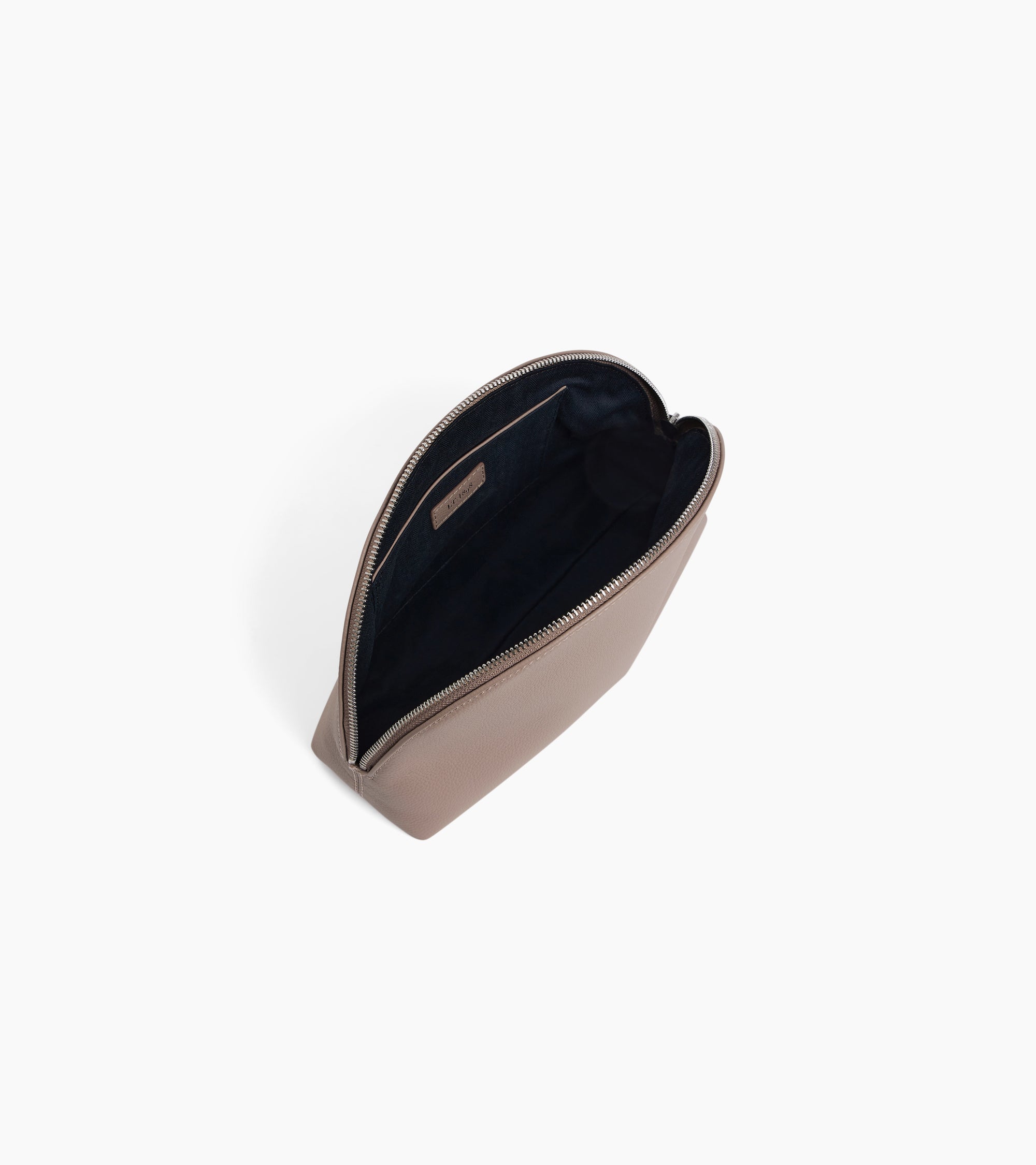Half-moon toiletry bag in grained leather