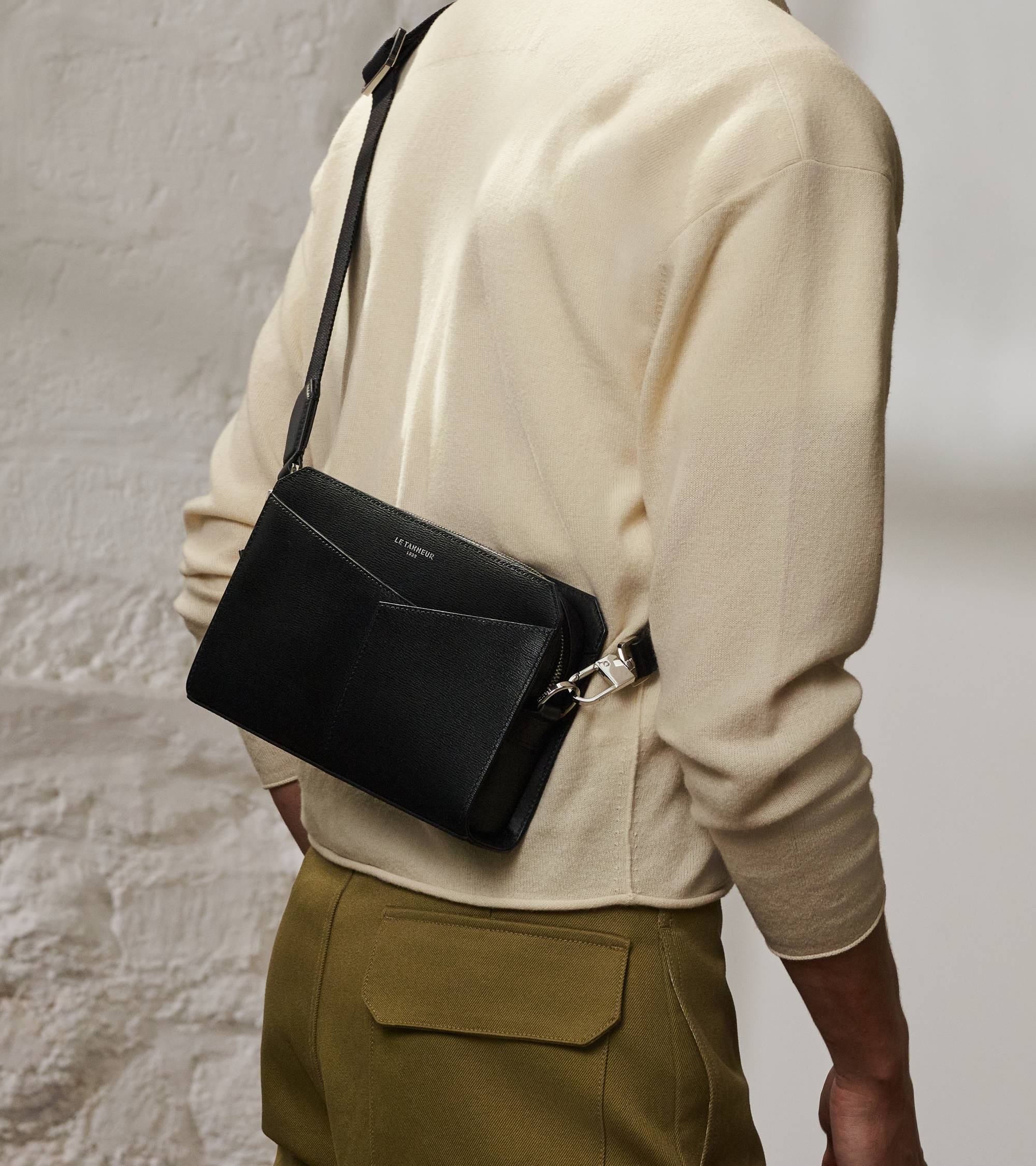 Clutch mit Handschlaufe Anatole aus Kork- und Glattleder