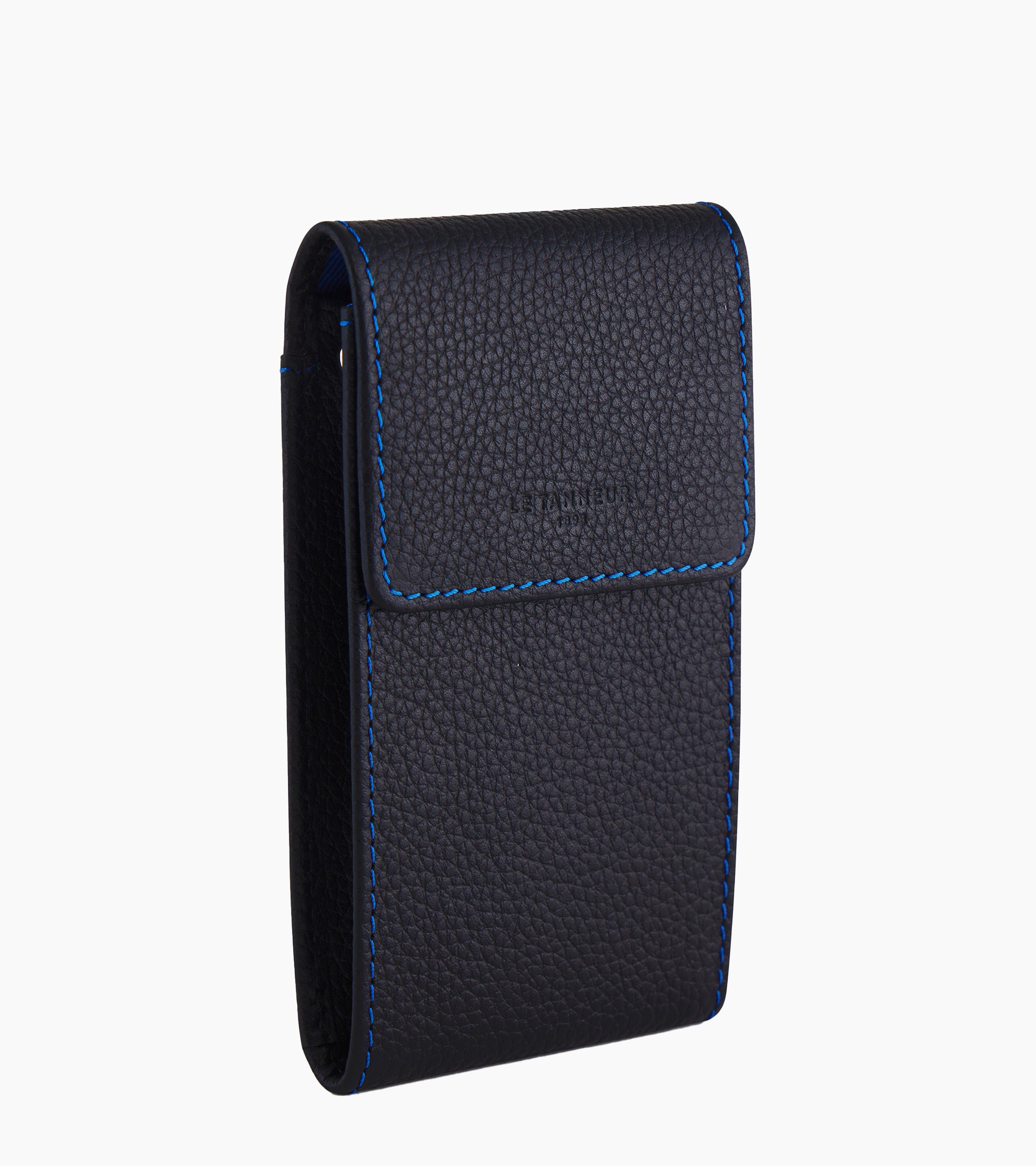 Charles key case with flap closure in pebbled leather