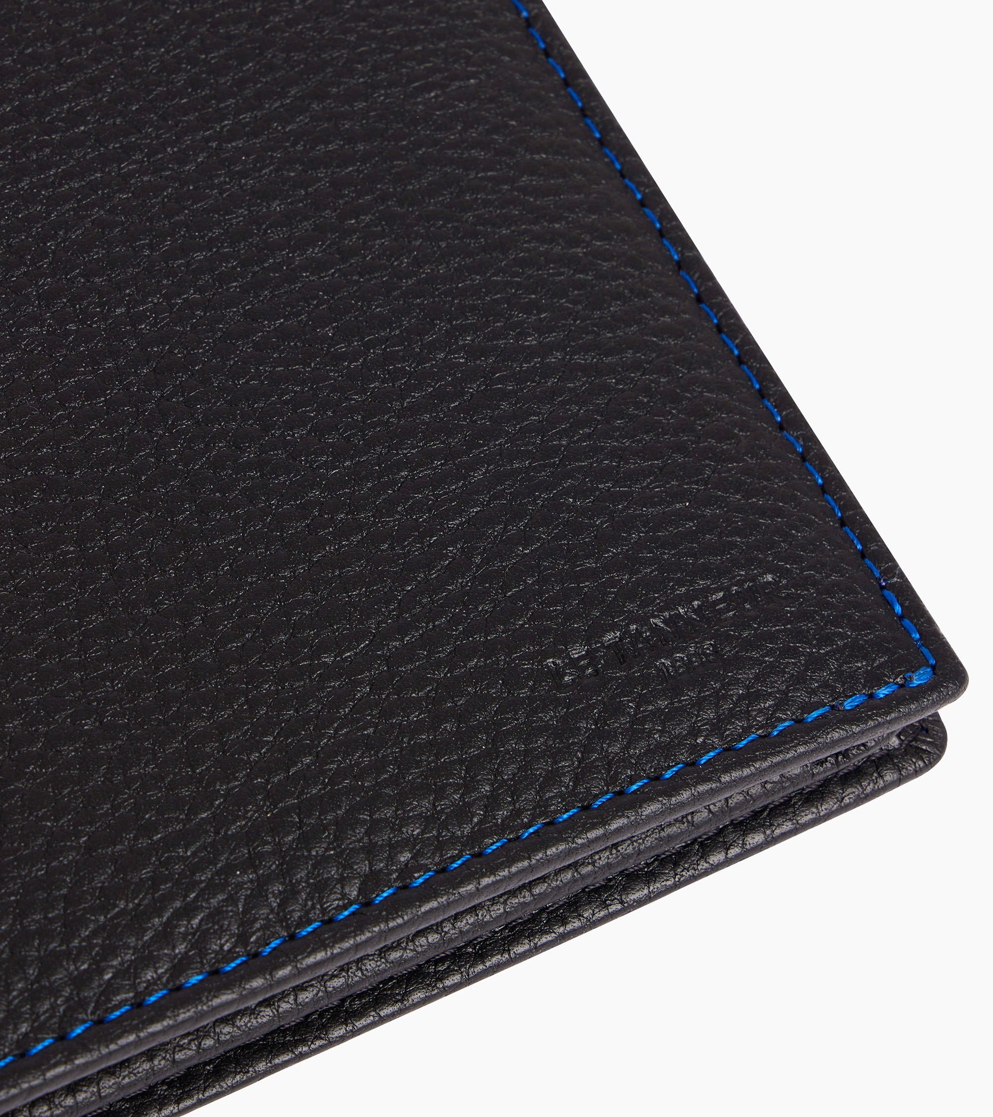 Charles horizontal, zipped wallet with 2 gussets in grained leather
