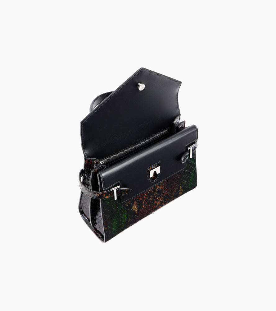 Mittelgroße Handtasche mit Doppelklappe Emilie aus Leder in Python-Optik.