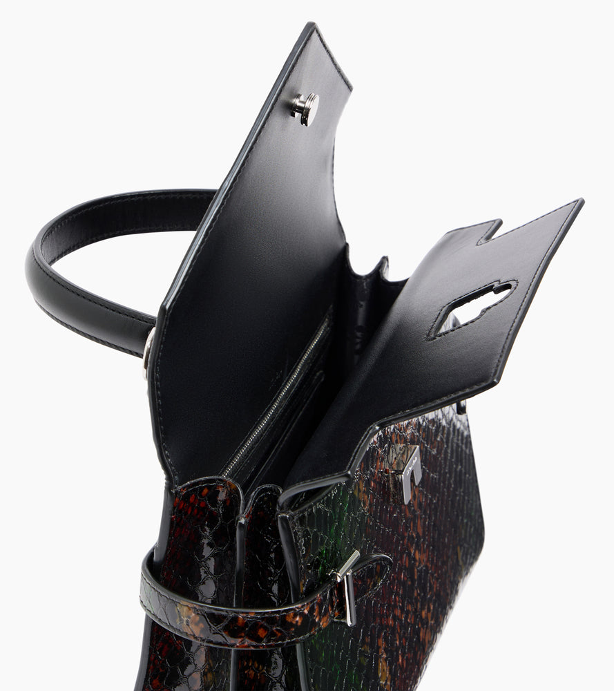 Mittelgroße Handtasche mit Doppelklappe Emilie aus Leder in Python-Optik.