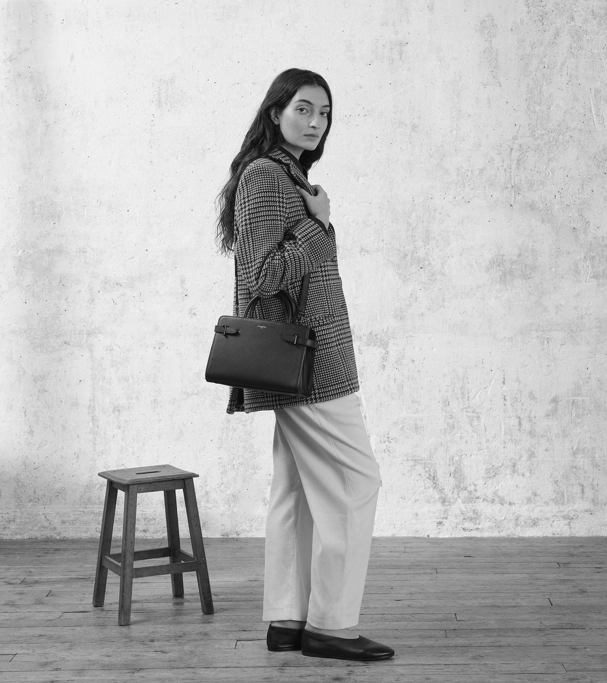 Sans Couture medium handbag in grained leather