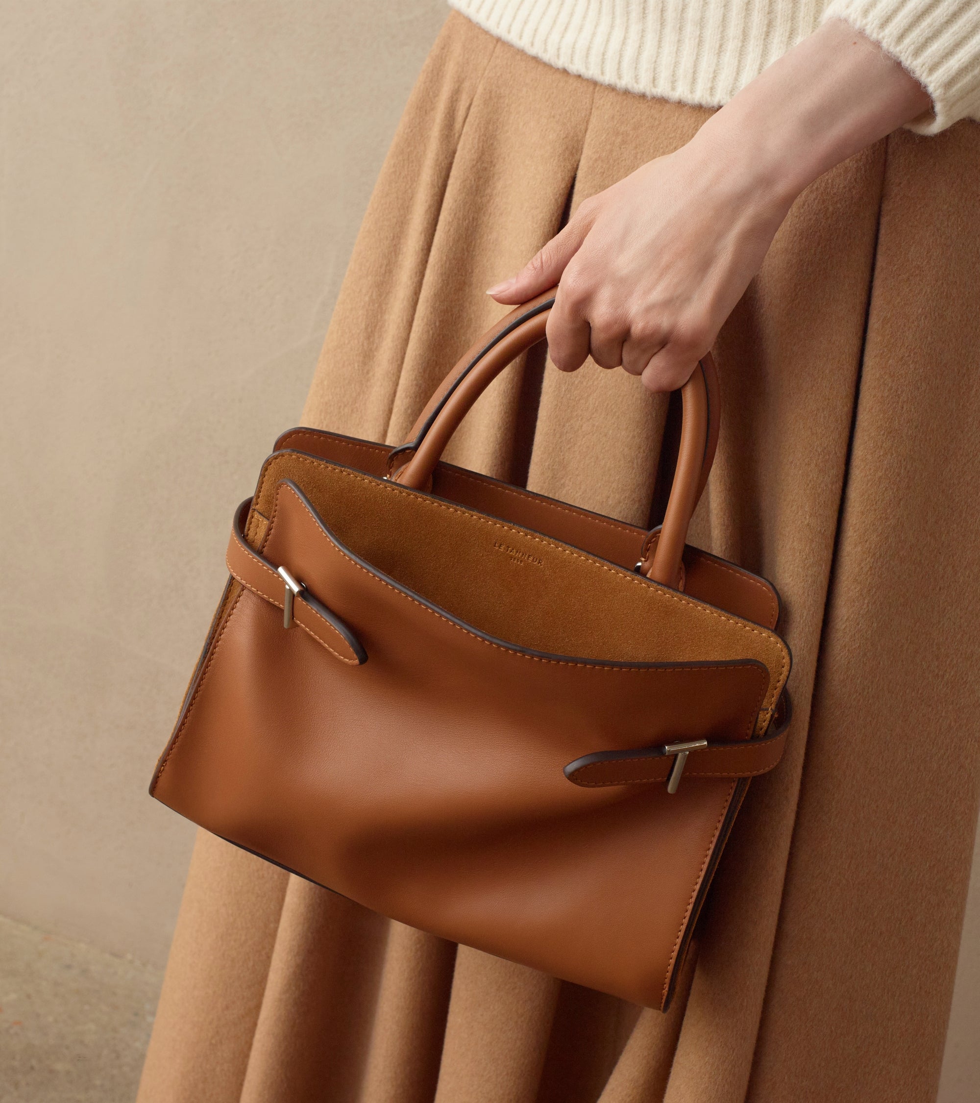 Mittelgroße Handtasche Emie aus Glattleder und Wildleder