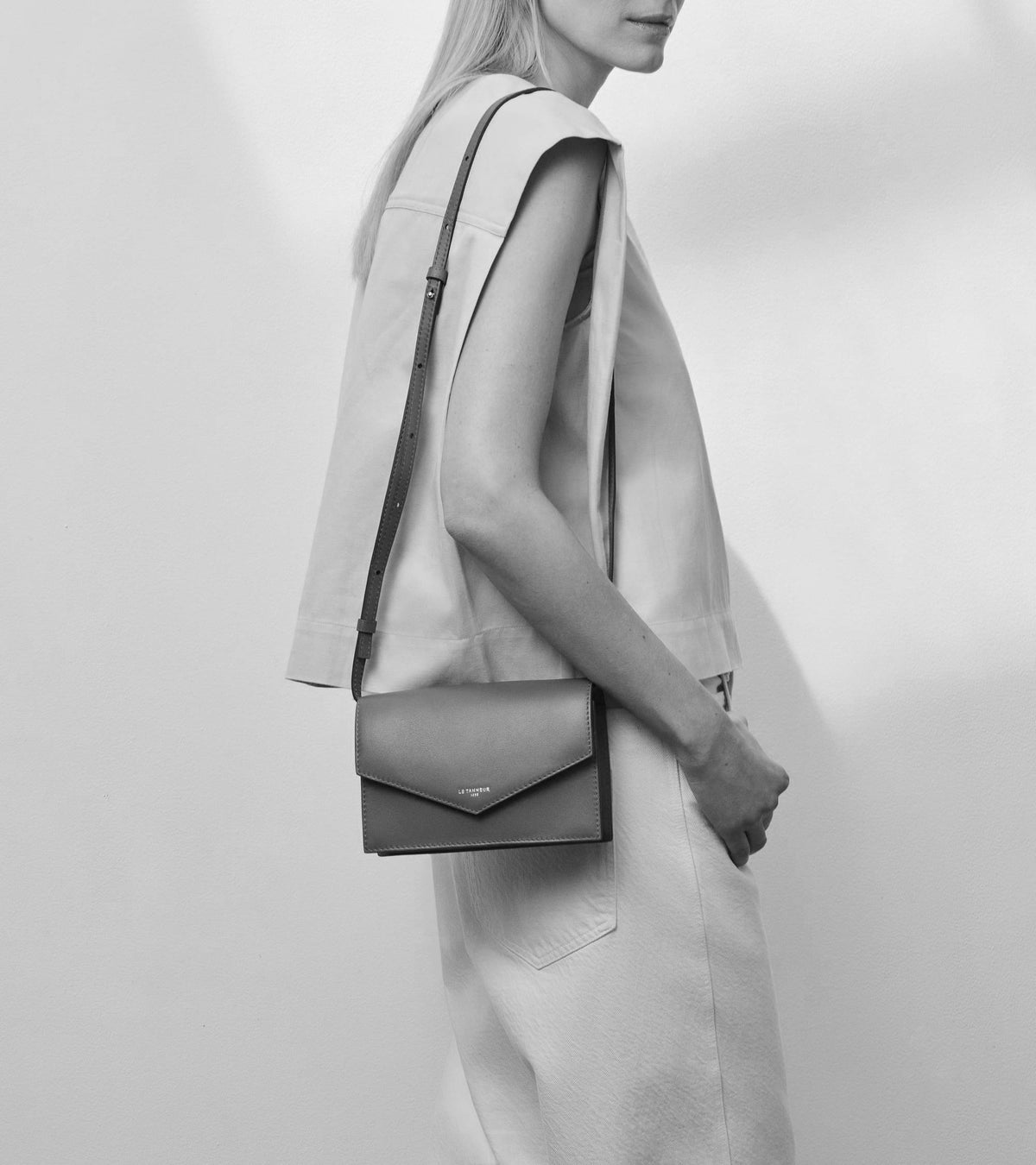 Clutch-Tasche mit Schulterriemen aus Glattleder
