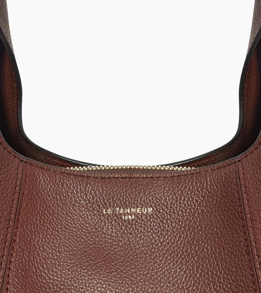 Juliette medium-sized shoulder bag in grained leather