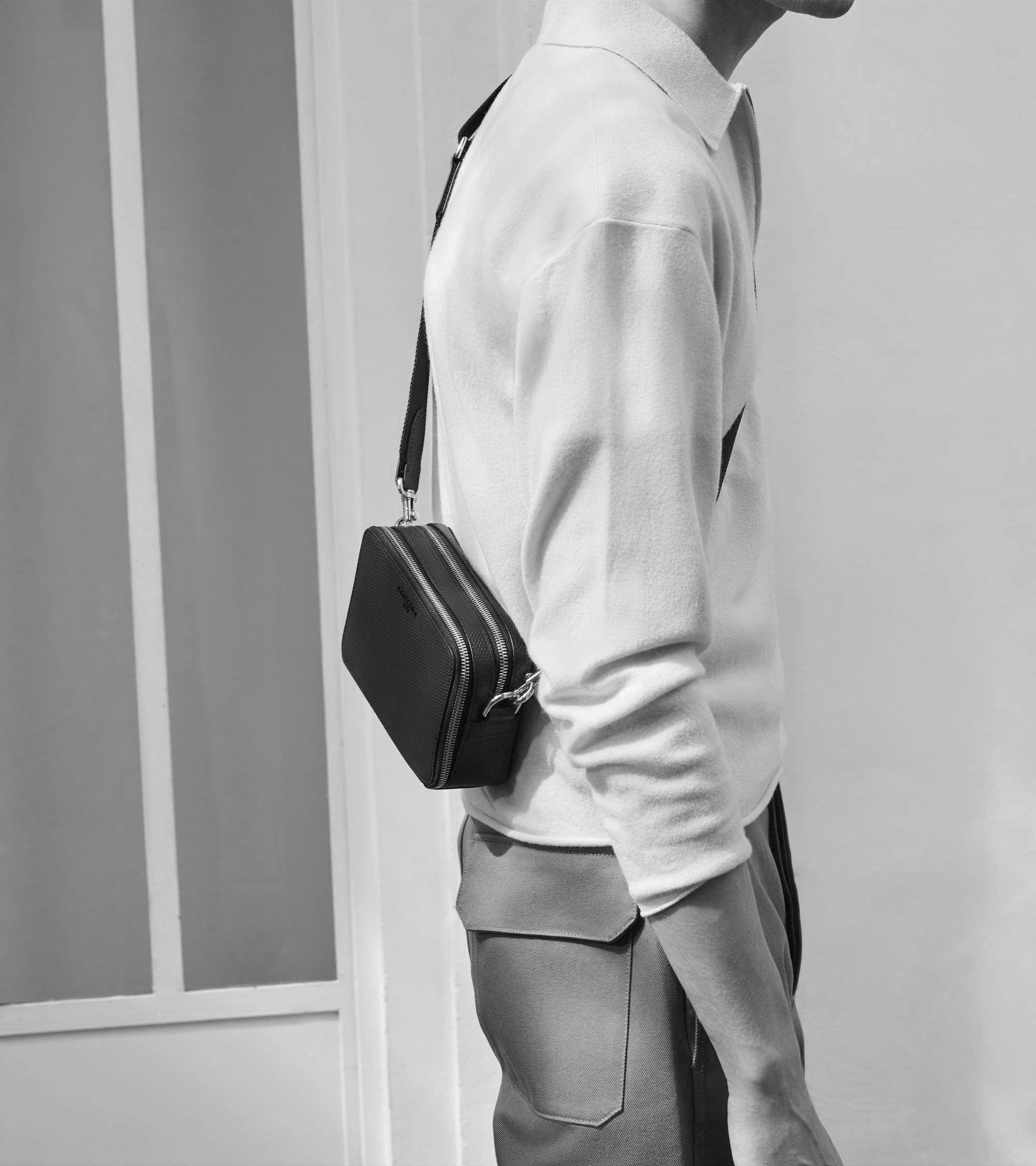Emile small 2-compartment pouch in grained leather