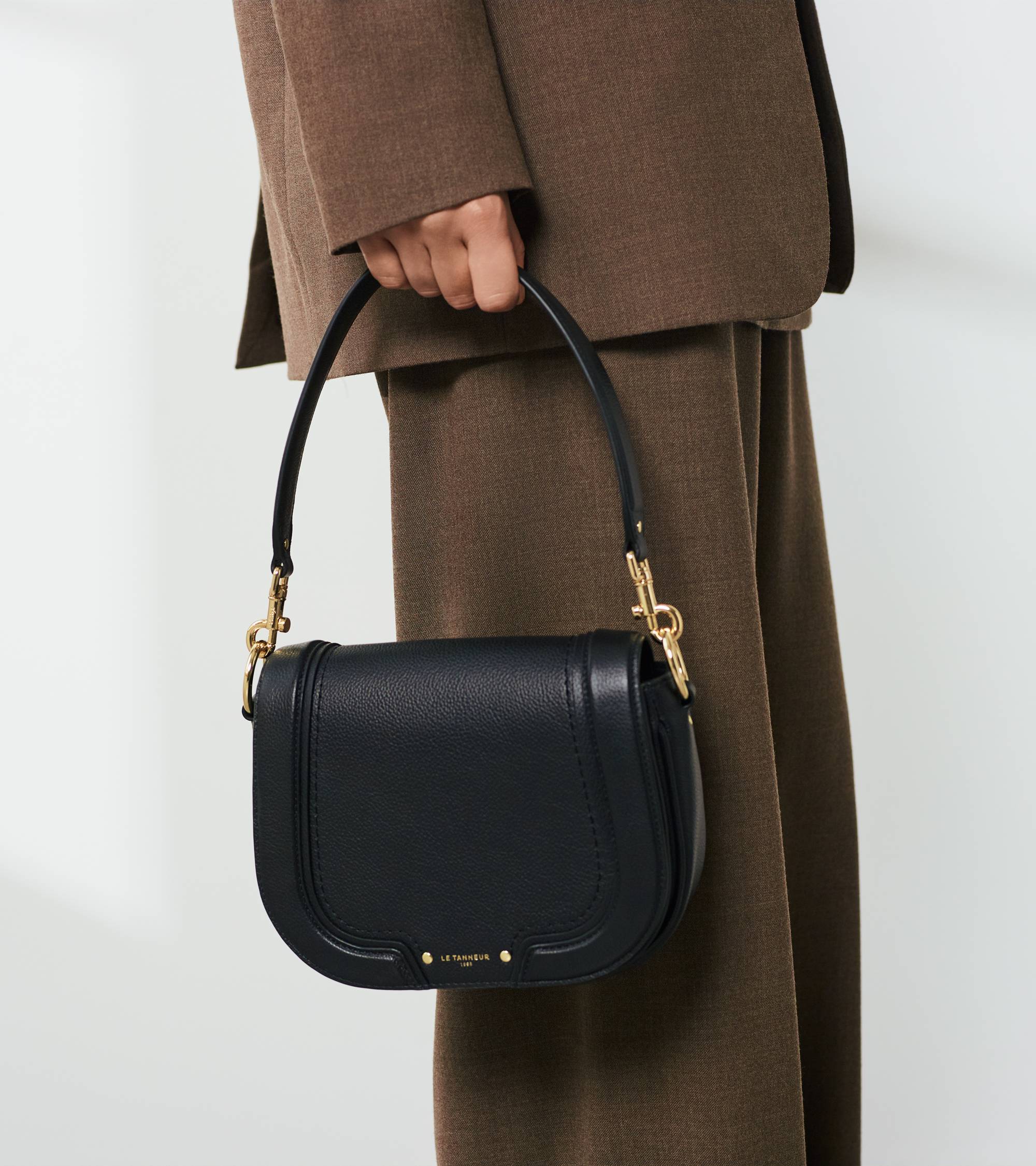 Ella medium crossbody bag in grained leather