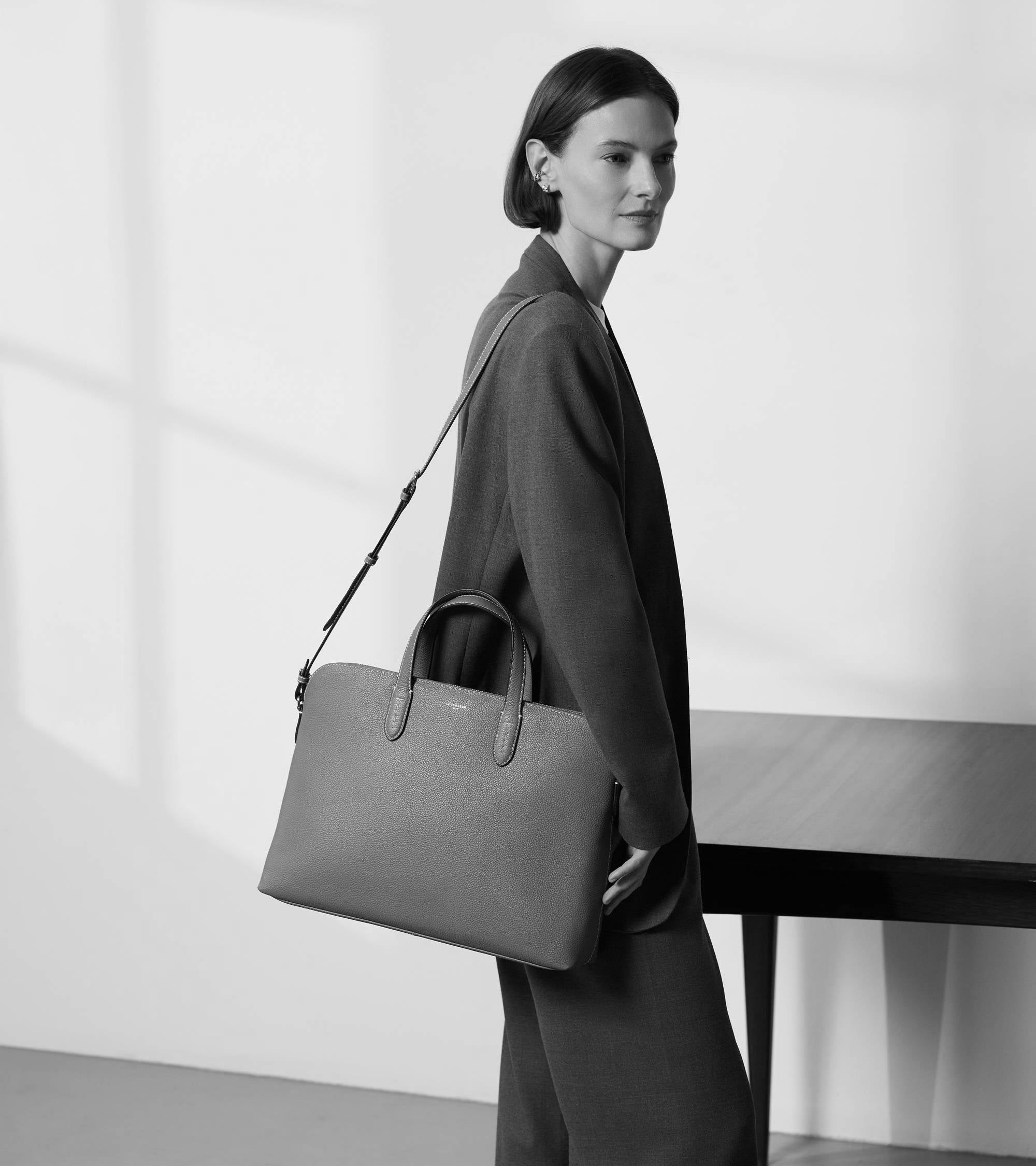 Aktentasche Sophie 15 Zoll aus genarbtem Leder mit 1 Faltfach